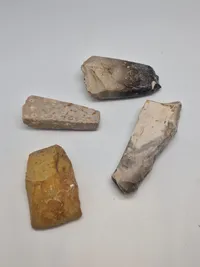 Samling originale stenøkser fra bondestenalderen