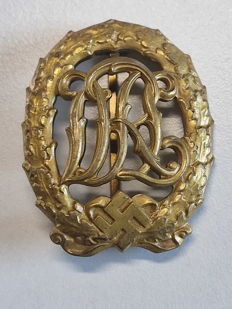 Originalt Deutsches Reichssportabzeichen (DRL) Gold - med fremstiller