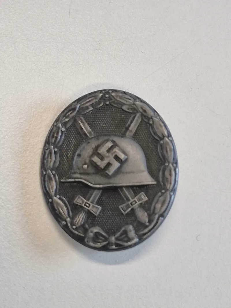 Originalt Verwundetenabzeichen (VWA) in silber
Hersteller 4 (Steinhauer & Lück, Lüdenscheid)
