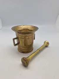 Original 1761 dateret malm morter