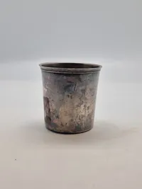 Tysk krus - nysølv med iniatialer fra 1940’erne