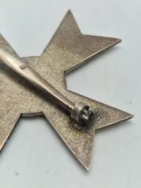 Originalt kriegsverdienstkreuz ohne schwerter 1.kl 
Hersteller 4 - Steinhauer & Lück, Lüdenscheid
