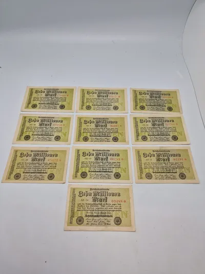 Samling originale ti millioner Mark sedler