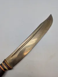 Håndsmedet jagtdolk med totallængde på 40 cm