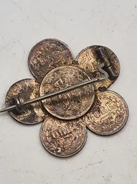 Original broche lavet af svenske 1800 tals sølvmønter