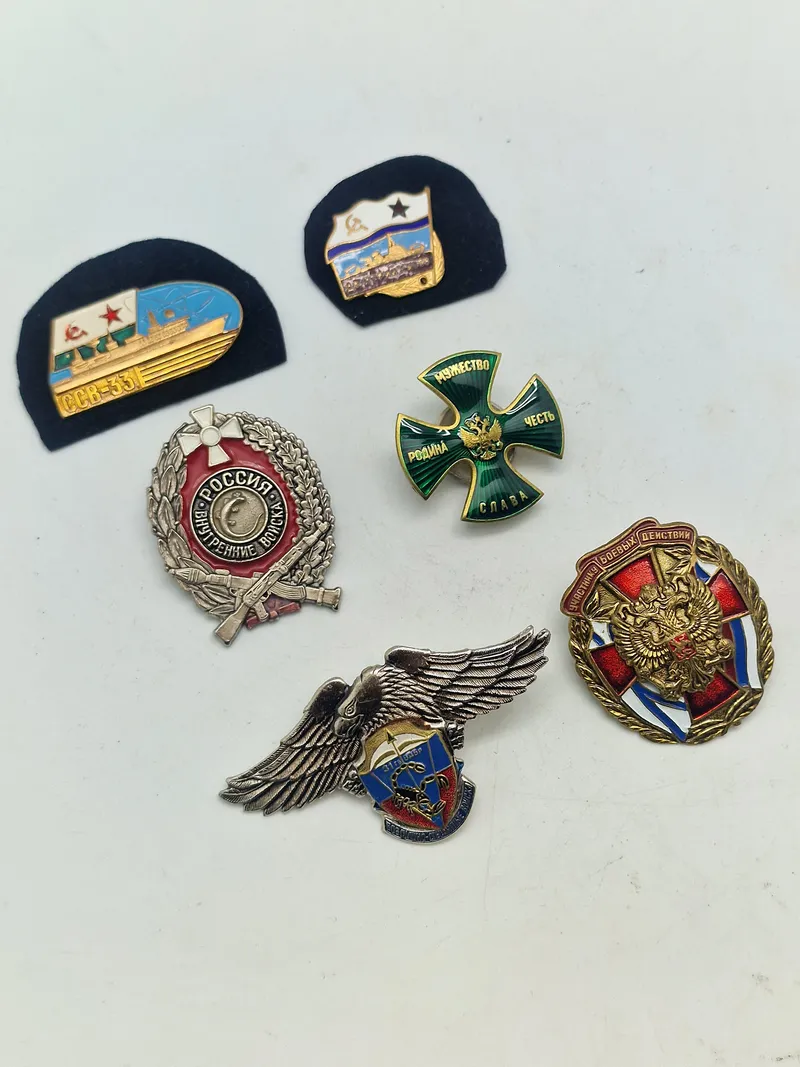 Samling originale russiske badges - ældre emaljerede udgaver