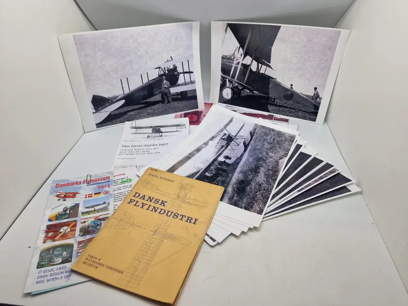 Stor samling genoptrykte fotos - bl.a. flyvestation Værløse mm. - stammer fra Flyhistorisk forening