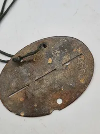 Originalt tysk FLAK erkennungsmarke med original snor