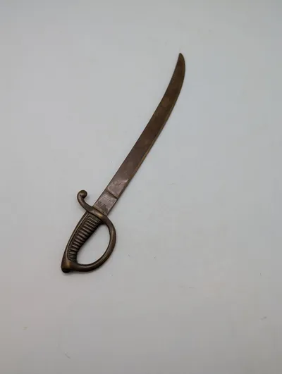 Antik brevåbner i messing udformet som en Livgarde sabel M1854 sabel