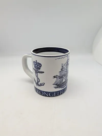 Royal Copenhagen Porcelænskrus med Maritimt Motiv