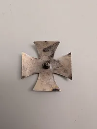 Tysk Jernkors af 1. klasse fra 1914, opmalet, magnetisk kerne 
