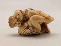 Antik JAPANESE HAND CARVED EROTIC NETSUKE FIGURES EDO / MEIJI PERIODE 