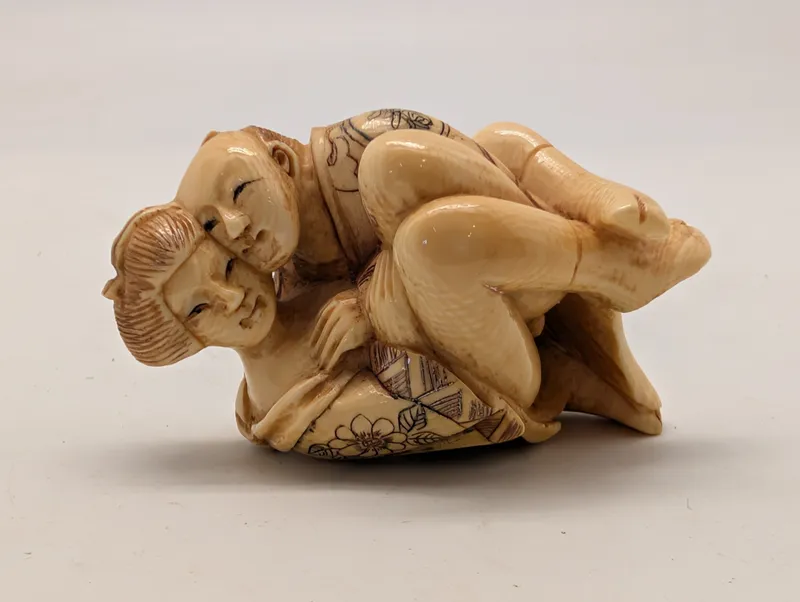Antik JAPANESE HAND CARVED EROTIC NETSUKE FIGURES EDO / MEIJI PERIODE 