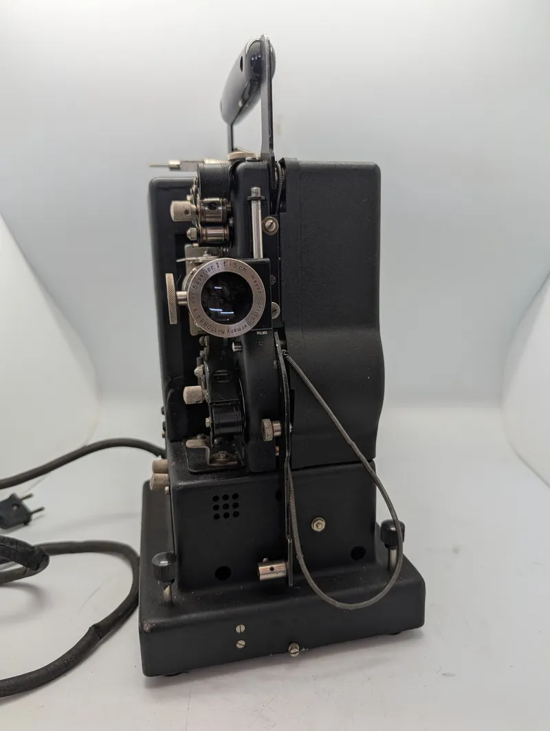 WW2 Siemens 16mm Movie Projector with Meyer Görlitz Kinon Superior I 5cm Lens 