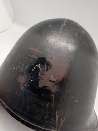 Tilhørt Holger Danske modstandsmanden Erling Reck-Magnussen ( “Gustav” fra HD-IIIs 5-mandsråd)  Model 41 H.D hjelm 