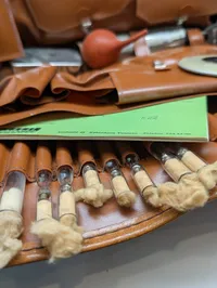 Vintage Ames lægetaske med diagnostiske instrumenter