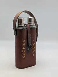 Vintage dobbelt lommeflaske-sæt i læderetui til Whisky og Vodka