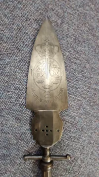 Officers Esponton model 1734 Dronningens Livregiment  givet til Regiments Chef Oberst Ulf Jessen SKAL HENTES I VORDINGBORG ELLER LEVERES EFTER AFTALE 