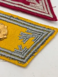Tre finske militære kravemærker med rosetter WW2