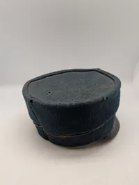 Dansk militær kepi med regimentsnummer 1