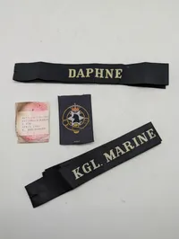 Dansk Søværn Lot: Daphne og Kgl. Marine Huebånd samt Nationalkokarde