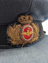 Dansk Flyvevåben Officerskasket med Broderet Emblem