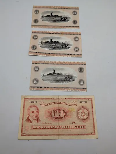 Danmarks Nationalbank sedler: 100 Kroner 1962 og tre 10 Kroner sedler