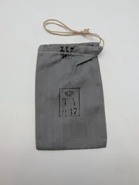 Dansk militær lærredspose med krone-stempel og årstal 1917