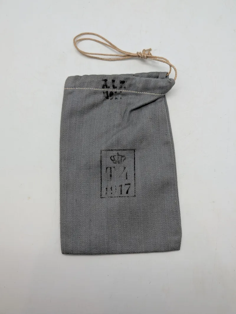 Dansk militær lærredspose med krone-stempel og årstal 1917