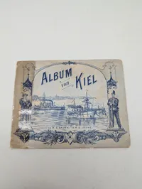 Antikt Album von Kiel med illustrationer af S.M.S. Baden og S.M.S. Irene