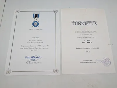 Estisk Kaitseliit og Nordic Blue Berets certifikater til Major Kurt Koch