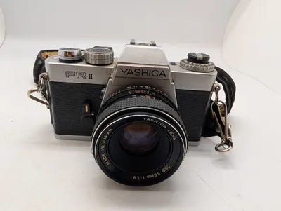 Yashica FR II spejlreflekskamera med DSB 50mm f/1.9 objektiv