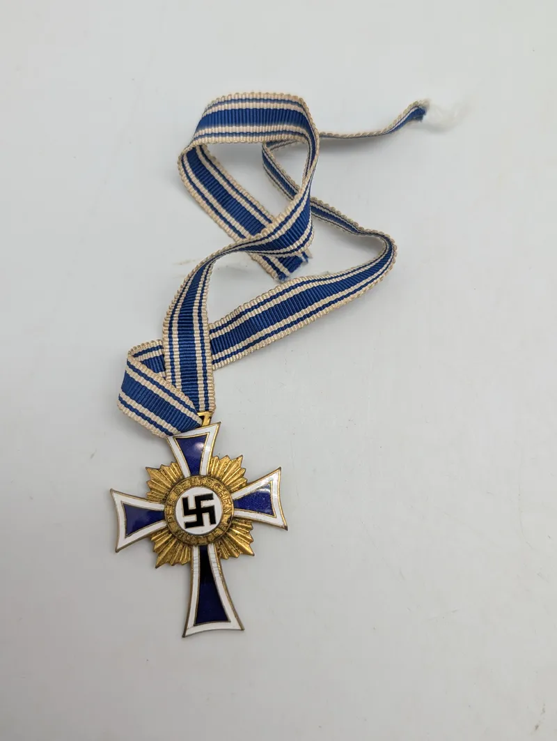 Tysk Moderkors i Guld (Ehrenkreuz der Deutschen Mutter)