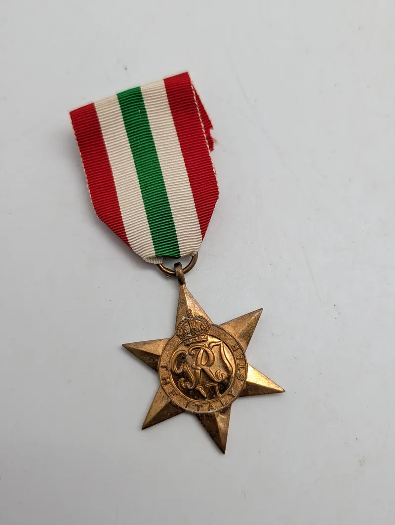 Britisk The Italy Star, Anden Verdenskrig militær fortjenstmedalje