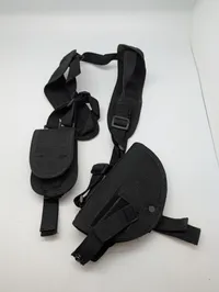 Taktisk Skulderhylster i Sort Nylon med Magasinlomme