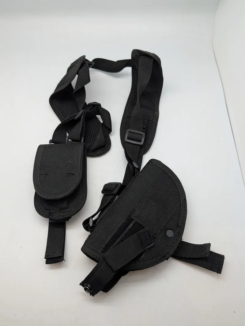Taktisk Skulderhylster i Sort Nylon med Magasinlomme