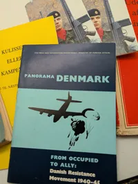 Samling af historiske bøger herunder Verdenskrigen og militærhistorie