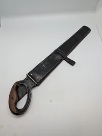 Tysk WWII Pioner-håndsav med læderskede, mærket 'fuq 1944'