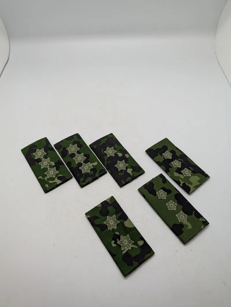 Sæt af 6 Danske  M84 camouflagemønstrede distinktioner