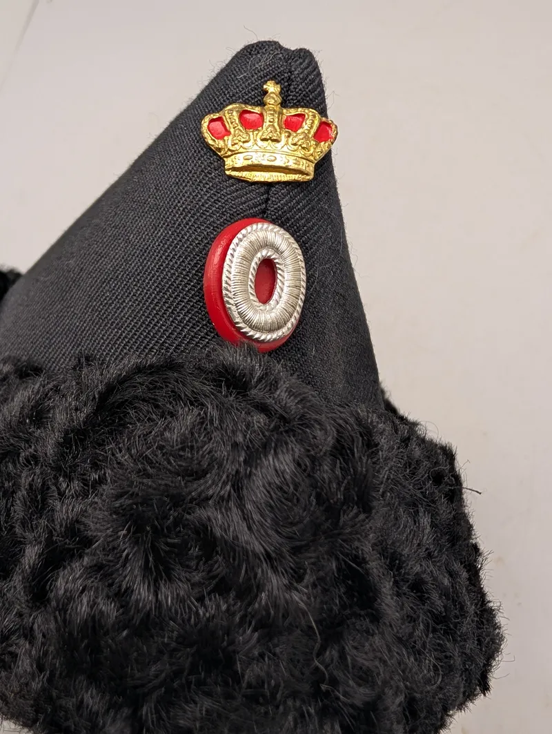 Dansk Ministerialbetjent pelshue med krone og kokarde