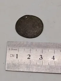 Antik oval religiøs medaljon i kobberlegering med bymotiv