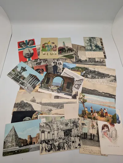 Large Collection of Early 20th Century International Postcards  Sendt til Grevinde Hamilton 