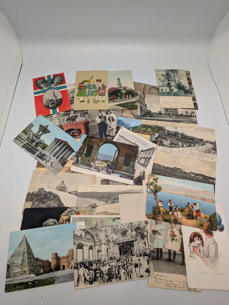 Large Collection of Early 20th Century International Postcards  Sendt til Grevinde Hamilton 