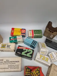 Stor samling af vintage ammunitions æsker tomme  fra diverse producenter