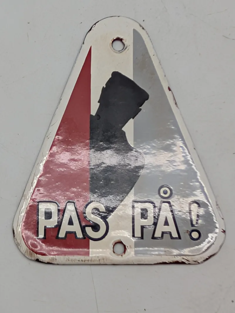 Vintage dansk emaljeskilt "PAS PÅ!"  DSB