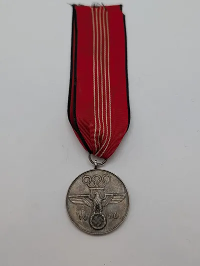 Tysk Olympisk Fortjenstmedalje 1936 med originalt bånd
