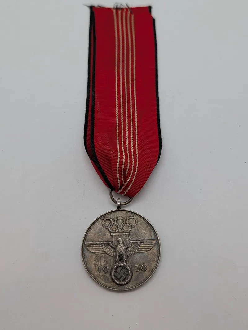 Tysk Olympisk Fortjenstmedalje 1936 med originalt bånd