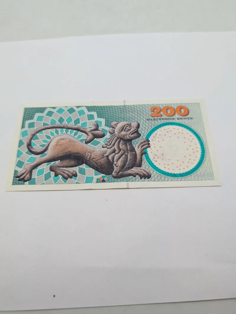 Danmark 200 Kroner Seddel, Serie 1997, Løve fra Viborg Domkirke