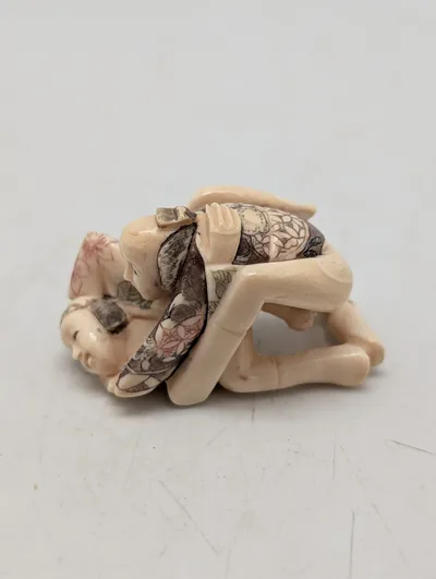 Antik JAPANESE HAND CARVED EROTIC NETSUKE FIGURES EDO / MEIJI PERIODE