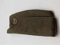 Dansk Militær Skråhue med Rigsvåben Emblem